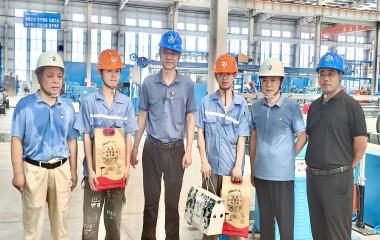 夏送清涼 情滿車間|三江新區(qū)總工會夏日慰問遠東宜賓智能產(chǎn)業(yè)園